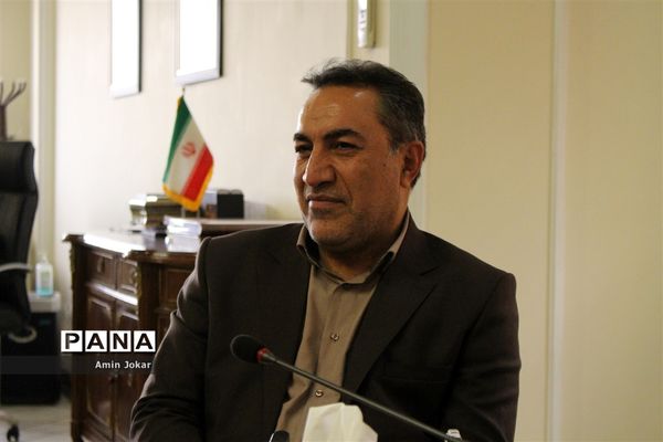 دیدار نمایندگان نهمین دوره مجلس دانش‌آموزی با استاندار فارس