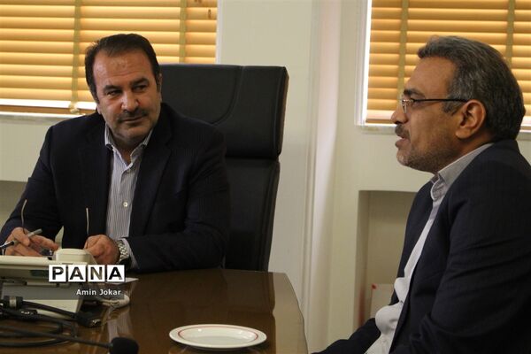 دیدار نمایندگان نهمین دوره مجلس دانش‌آموزی با استاندار فارس