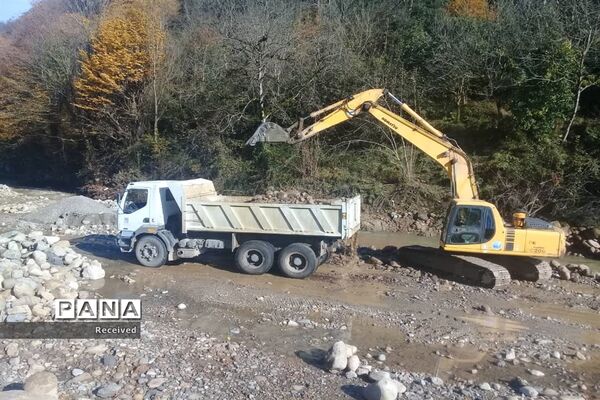 بازدید مسئولان استانی از روند اجرای پروژه‌های حوادثی غرب مازندران