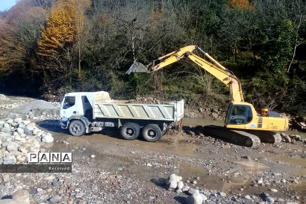 بازدید مسئولان استانی از روند اجرای پروژه‌های حوادثی غرب مازندران