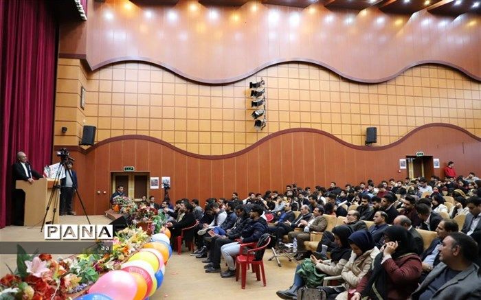 در مناطق محروم به دنبال درگیر کردن مردم در امر ساخت و ساز هستیم