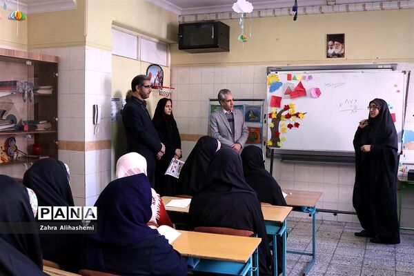 نمایشگاه صنایع دستی و دست آورده‌های سواد آموزان شهر تهران