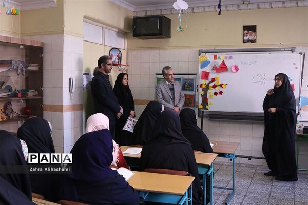 نمایشگاه صنایع دستی و دست آورده‌های سواد آموزان شهر تهران