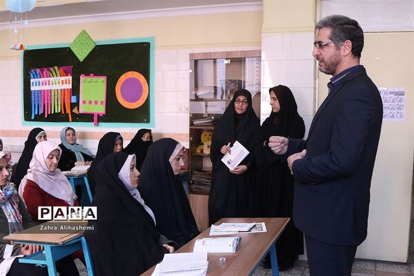 نمایشگاه صنایع دستی و دست آورده‌های سواد آموزان شهر تهران