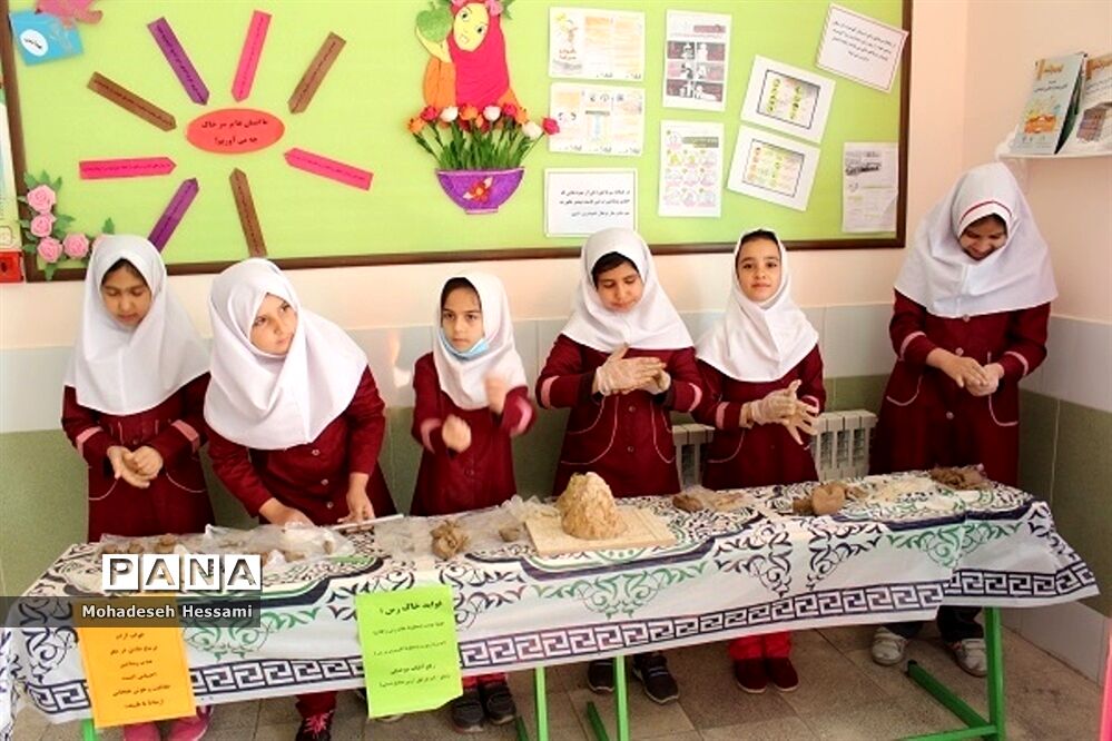 مراسم نمادین روز جهانی خاک دبستان یونس فاطمی