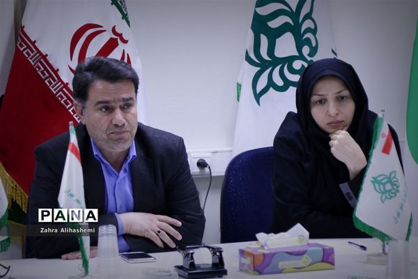 جلسه هم‌اندیشی ارزیابان پایگاه های تغذیه سالم مدارس شهر تهران