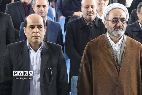 نشست مشترک معاون وزیر با معلمان دریزد