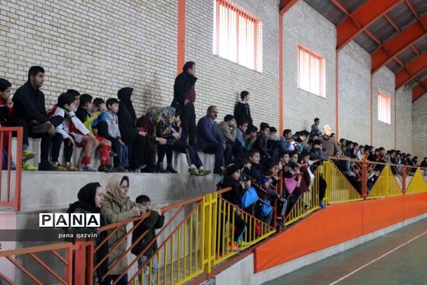 مسابقات فوتسال شهدای دانش‌آموز قزوین