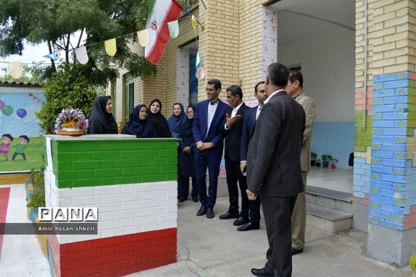 بازدید مسئولان آموزش و پرورش از دبستان شهید ماهینی بوشهر
