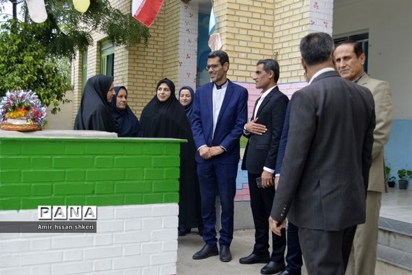 بازدید مسئولان آموزش و پرورش از دبستان شهید ماهینی بوشهر
