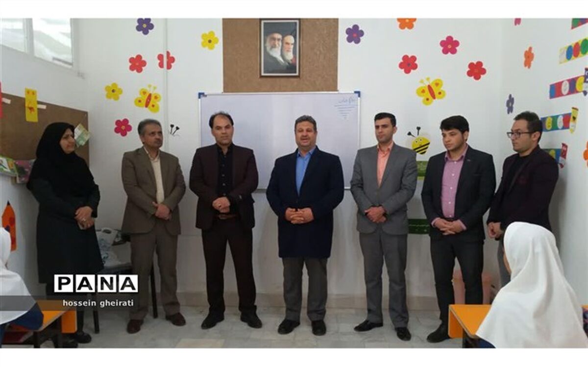 دیدار فرماندار و معاون آموزش ابتدایی آموزش و پرورش خواف با مدیر و پرسنل دبستان غیر دولتی غزل معرفت