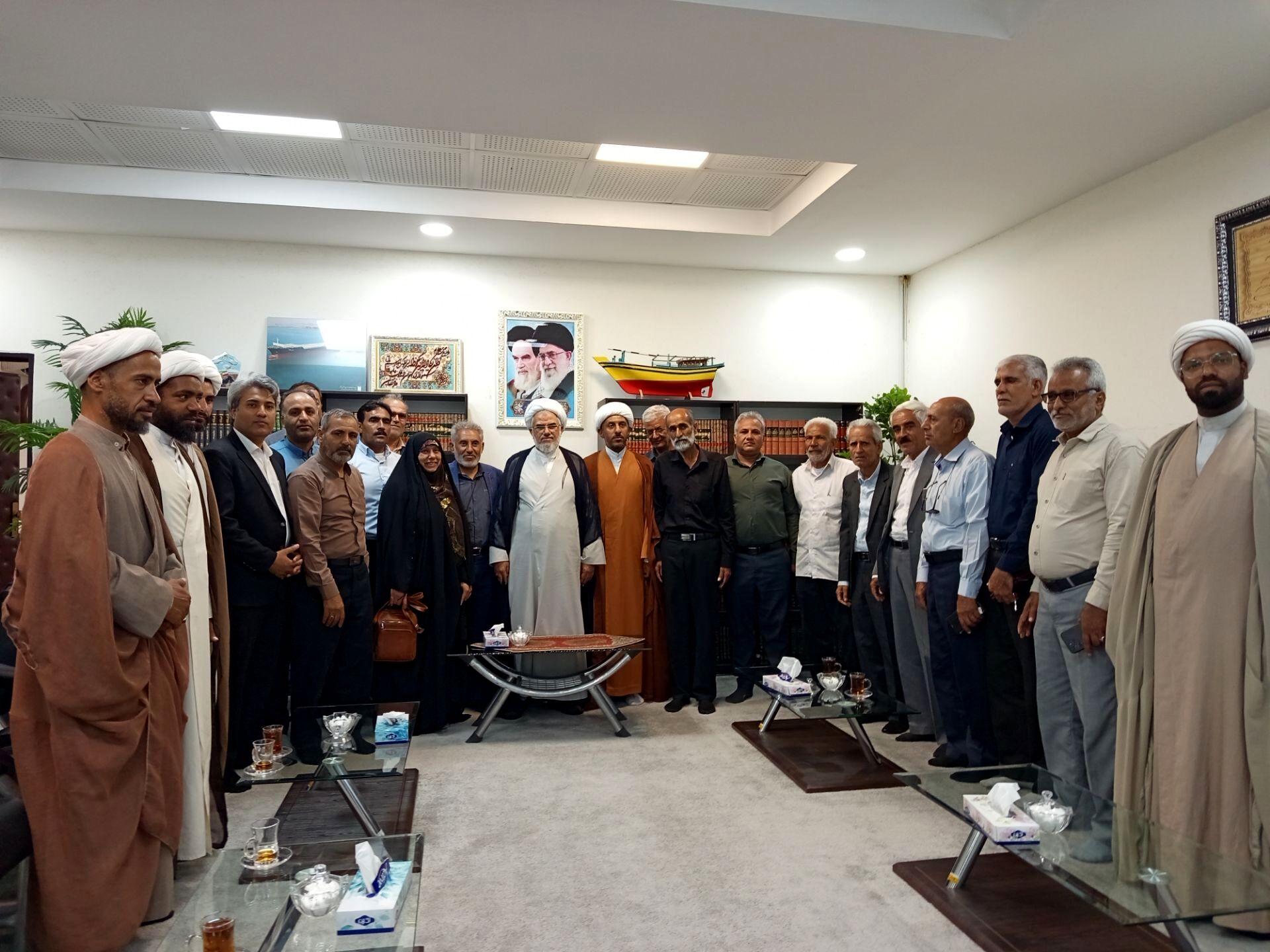 مسئولین و نمایندگان مردمی برای رفع مشکلات بخش احمدی، گرد هم آمدند