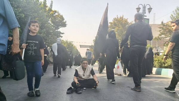 جا مانده‌ایم، اما بی‌خبر نه