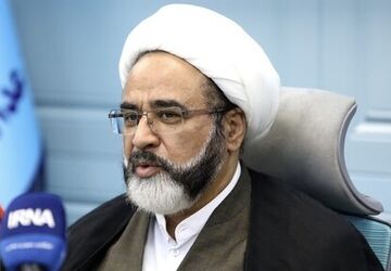 رهبر انقلاب اشبه الناس به امام شهیدمان است