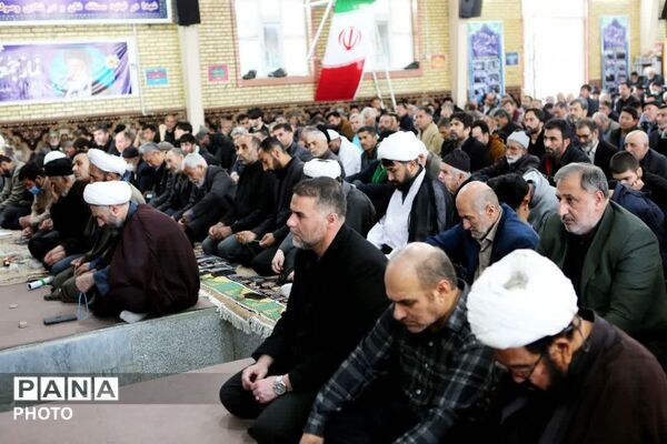 تجدید عهد با آرمان های رهبر شهید انقلاب در نماز جمعه فشافویه