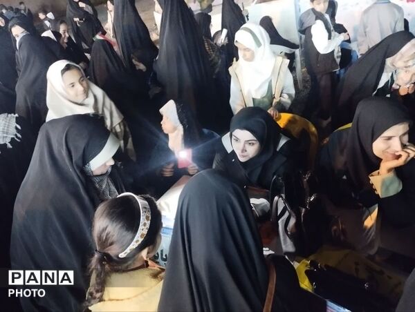 برپایی غرفه کودک در شهرستان خلیل‌آباد 