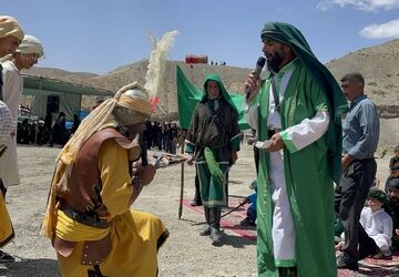مراسم نمادین تعزیه خوانی اباعبدالله الحسین در شهر بار