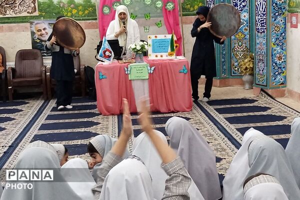 جشن میلاد حضرت زینب(س) در دبستان شهید آقچه‌لو رباط‌کریم
