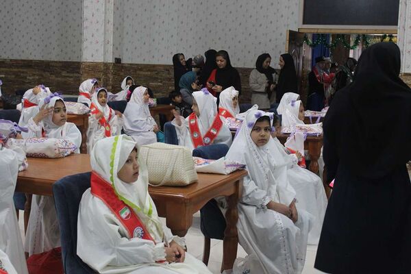 حضور رئیس سازمان دانش آموزی کشور در جشن تکلیف دختران مدرسه هوانیروز