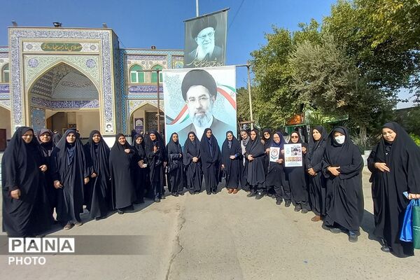 برپایی غرفه قرآن - عترت، فرهنگی - هنری و سلامت در مصلای نماز جمعه چهاردانگه