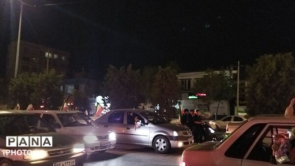 پرچم های ایران بر فراز بلوار فضل نیشابور قرار گرفت 