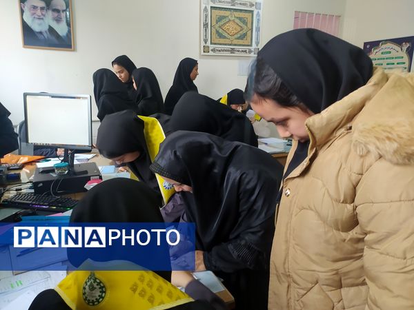 دیدار دبیران با اولیا و تحویل بیلان کار آبان در دبیرستان حاج تقی نجفی 