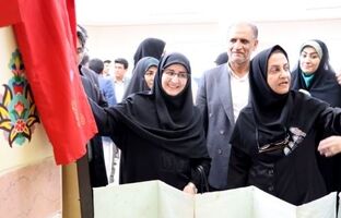 افتتاح نمایشگاه دستاوردها و توانمندی‌های معلمان و دانش‌آموزان زاهدانی از سوی معاون آموزش ابتدایی‌