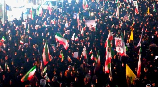 اجتماع مردم ساوجبلاغ در بیعت با سومین رهبر انقلاب اسلامی 