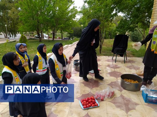 اردوی مهارتی تشکیلاتی پیشتازان دختر مقطع متوسطه اول ناحیه سه شیراز 