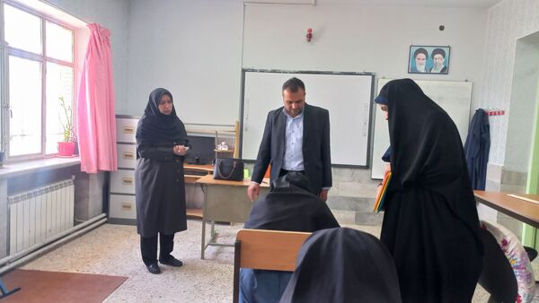 بازدید سرپرست اداره آموزش و پرورش استثنایی استان از روند برگزاری امتحانات نوبت دوم