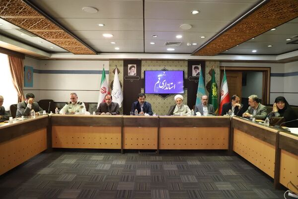 تقدیر از رتبه دوم کنکور سراسری در شورای برنامه‌ریزی آموزش و پرورش قم