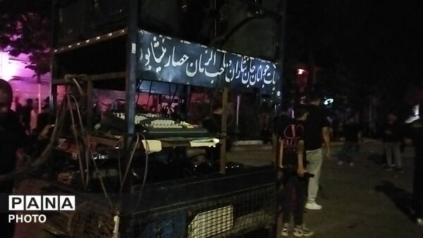 گذری بر فعالیت هیئت جانثاران صاحب الزمان ( حصار ) در شب عاشورا 