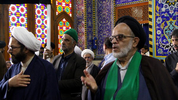 برگزاری دسته عزای روحانیون یزدی به مناسبت سالروز ارتحال امام خمینی (ره)