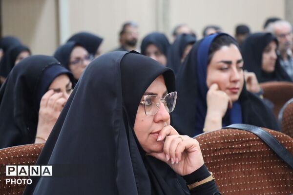  نشست تخصصی مدیران مدارس متوسطه اول شهرستان پاکدشت