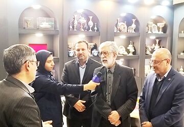 برای پویایی اقتصاد روستایی باید به صنایع دستی و گردشگری توجه کرد