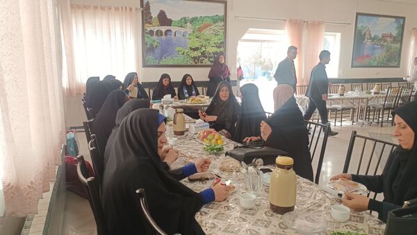 گرامیداشت پدافند غیرعامل با حضور مسئولان شهرستان در دبیرستان وکیلی ۹