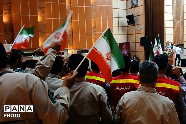 تجلیل از دختران شهدای جنگ رمضان در باقرشهر