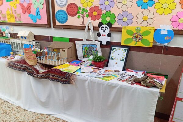 نمایشگاه صنایع دستی و طرح جابربن حیان در مدرسه فردوسی اردبیل