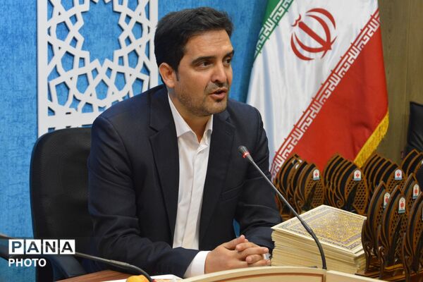 آیین تجلیل از نخبگان پرورشی در بهارستان‌دو