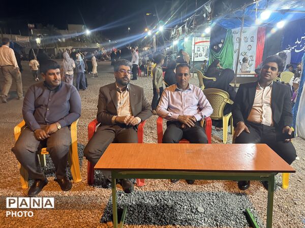 در شبِ سه‌شنبه، ۲۲ اردیبهشت، شهر با حضور پرشوق مردمانش جانی تازه گرفت