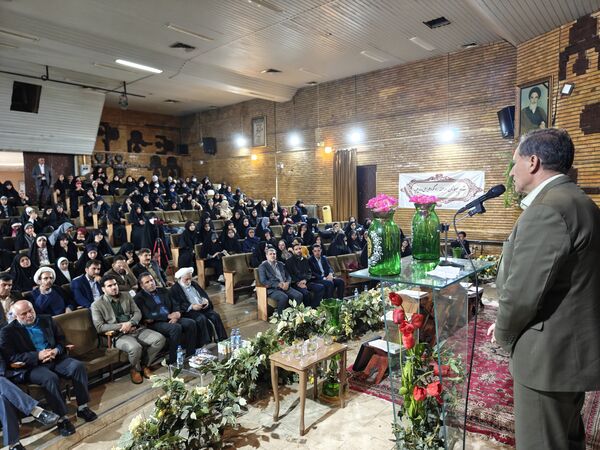 آیین تجلیل از برگزیدگان مسابقات استانی قرآن، عترت و نماز