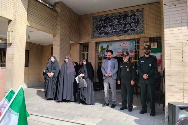 برگزاری جشن به مناسبت هفته دفاع مقدس و میلاد سیدالکریم در ناحیه یک شهرری 