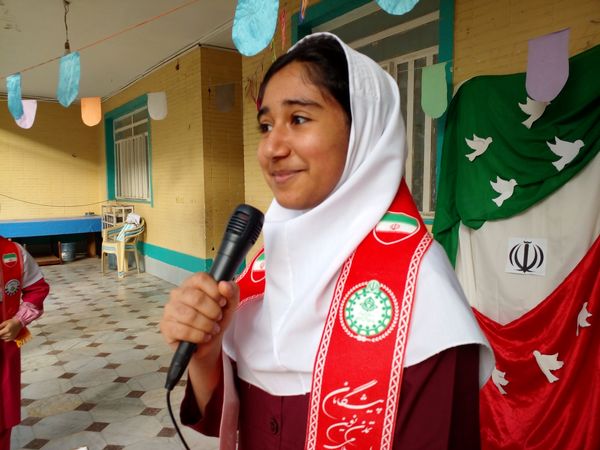 صبحی پرشور و نشاط در مدرسه غیردولتی مریم با اجرای گروه پیشتازان