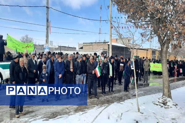 راهپیمایی ۲۲ بهمن در شهر تیتکانلو 