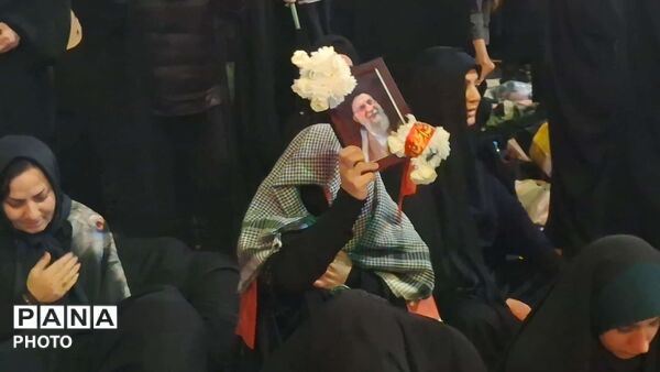 بیعت مردم با آقای شهید ایران 