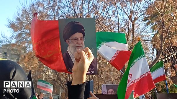  بانوان خرم‌آبادی برای دفاع از وطن برخاستند