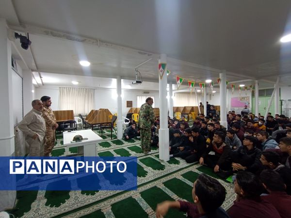 کلاس عملی  آمادگی دفاعی در دبیرستان نمونه آیت الله خامنه ای 
