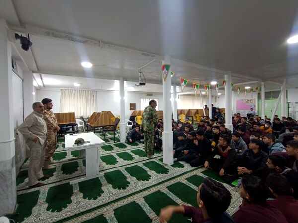 کلاس عملی  آمادگی دفاعی در دبیرستان نمونه آیت الله خامنه ای 