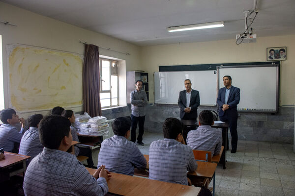 جوانه‌های محلاتی ورود به دوره متوسطه را با جشن جوانه‌ها آغاز کردند