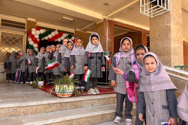 جشن شکوفه‌ها در مدارس بهارستان‌دو؛ آغاز سفری تازه برای کلاس اولی‌ها